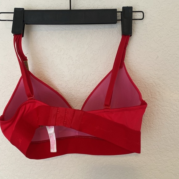 VS PINK Victoria’s Secret Set of 2 Bras NWT 32C - Picture 4 of 9